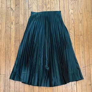 Zara Dark Green A-Line Pleated Skirt